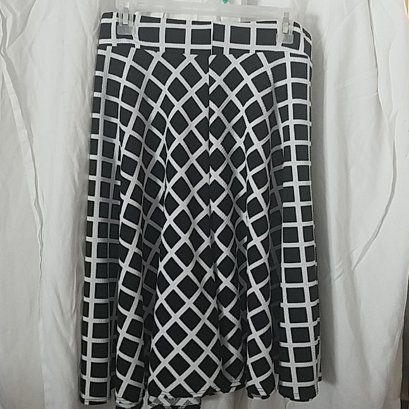 Below the knee skirt - Picture 1 of 2